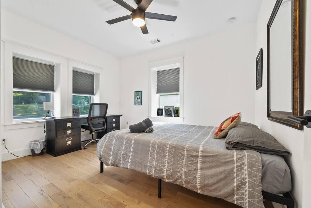 Designer Home: King Beds, Luxe Bath+Free Parking! Atlanta Exterior foto